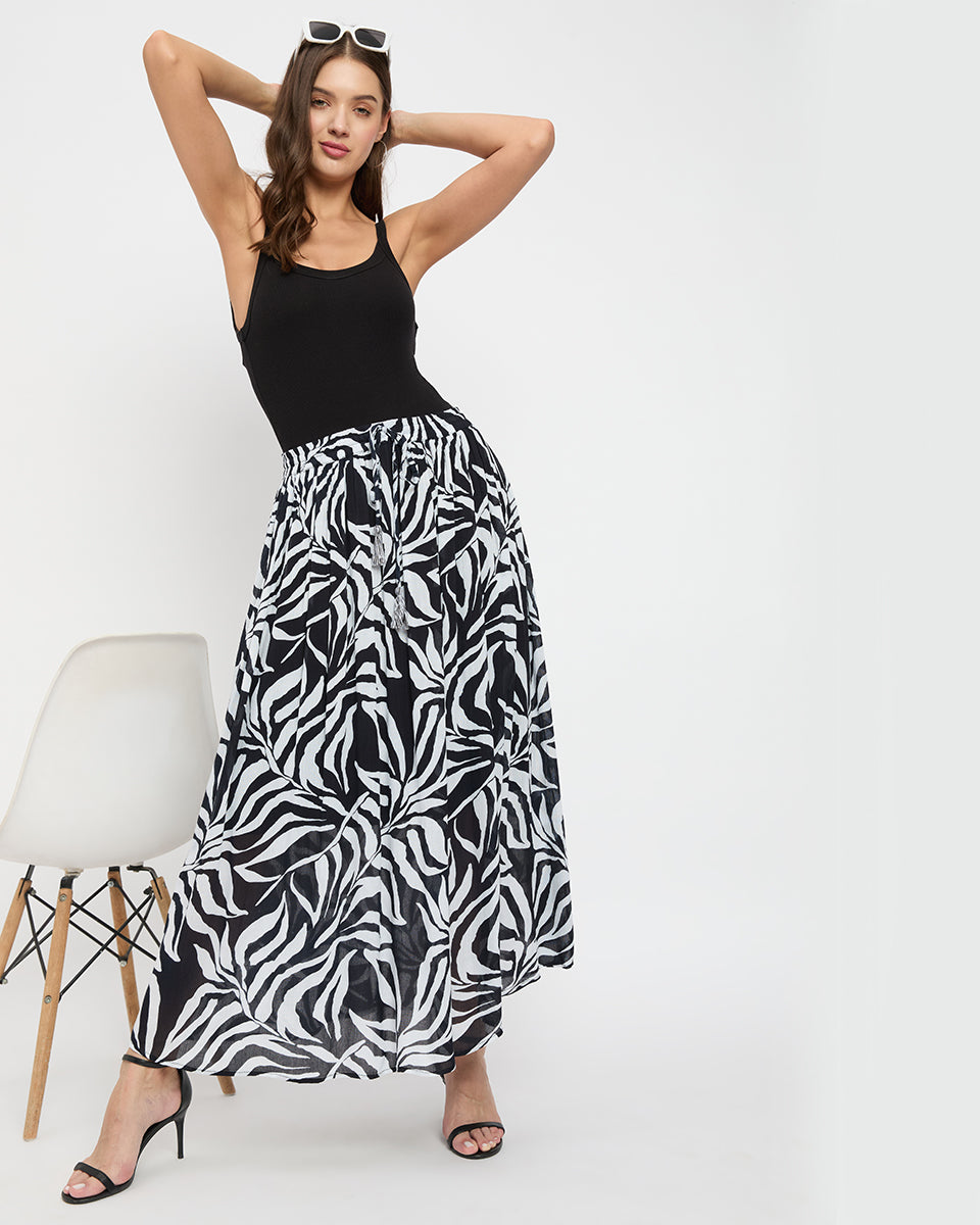 Black And White Leaf Print Poly Knit Rayon Skirt For Women