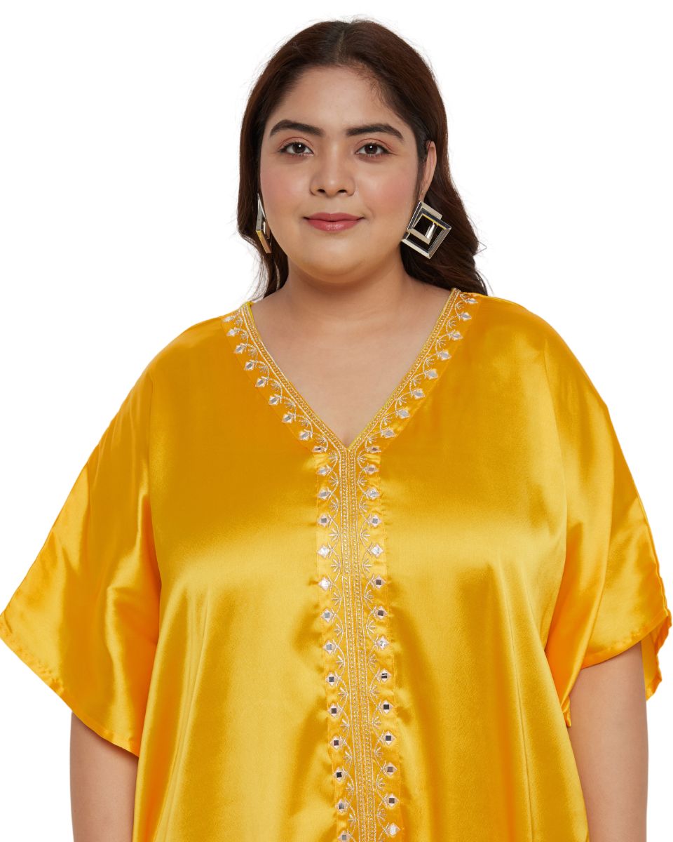 Chic Lace Kaftan in Yellow