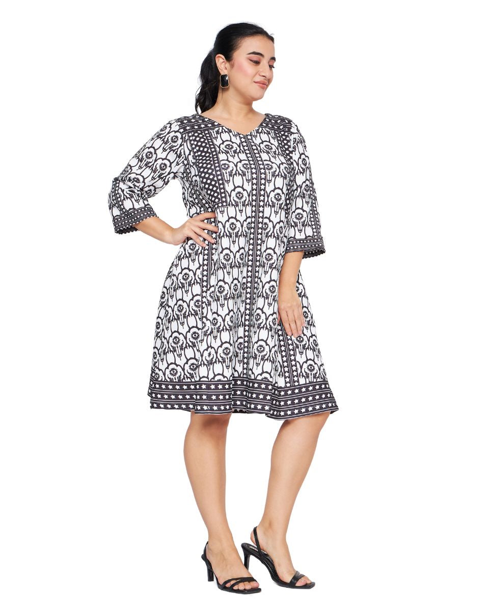 Black And White Floral Print Polyester Knitted Dress For Women