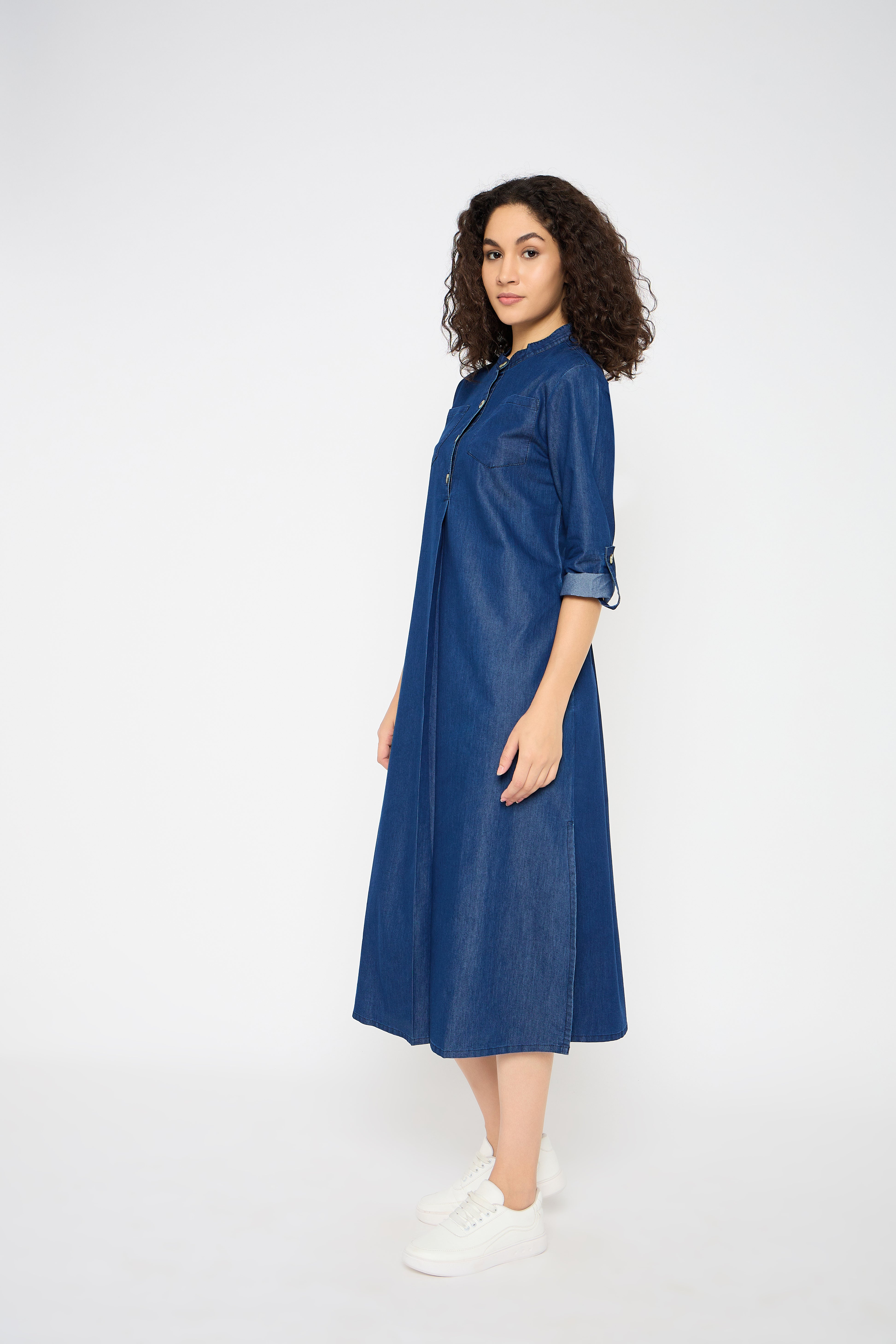 Blue Denim Women Round Neck Denim Dress with Pockets