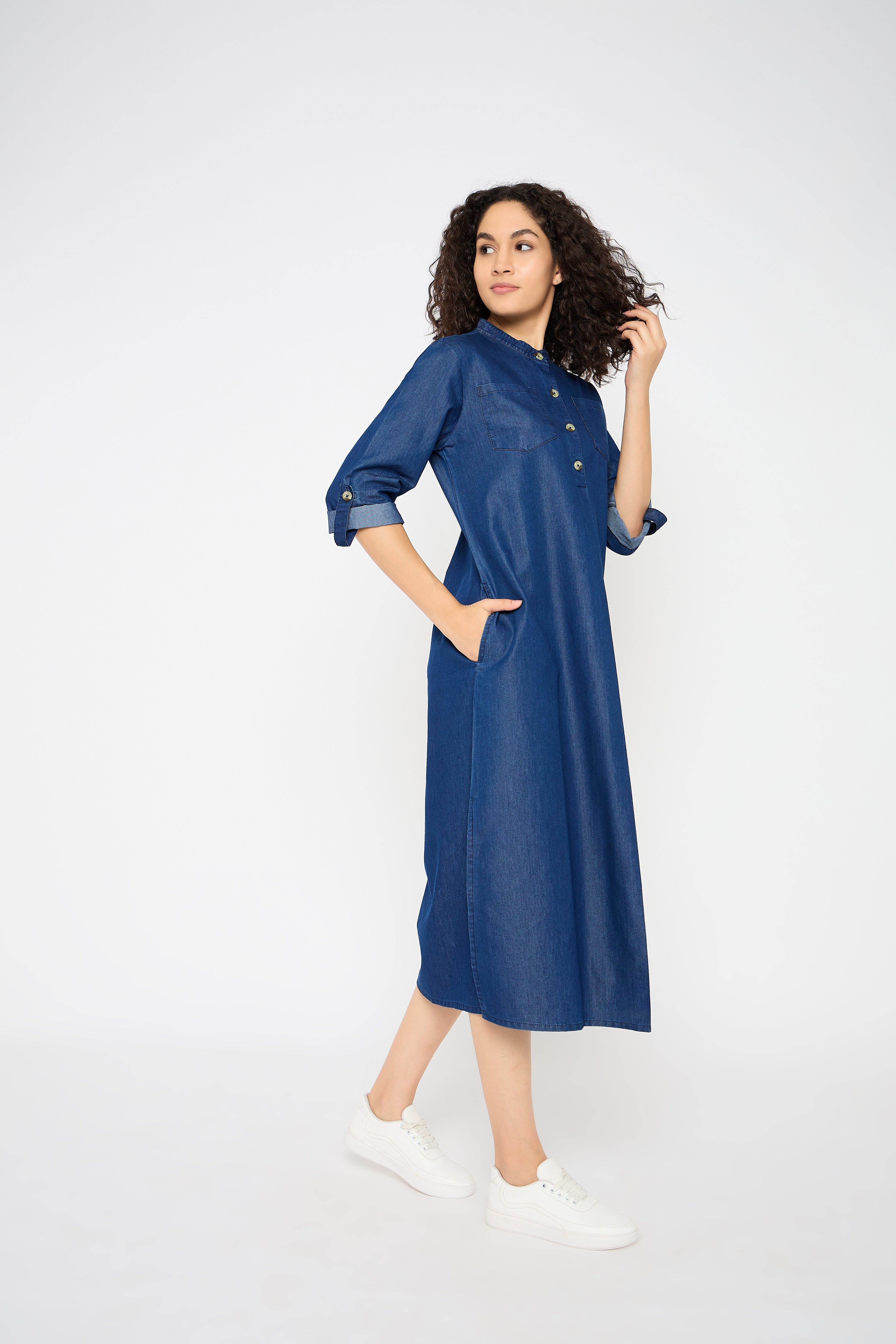 Blue Denim Women Round Neck Denim Dress with Pockets