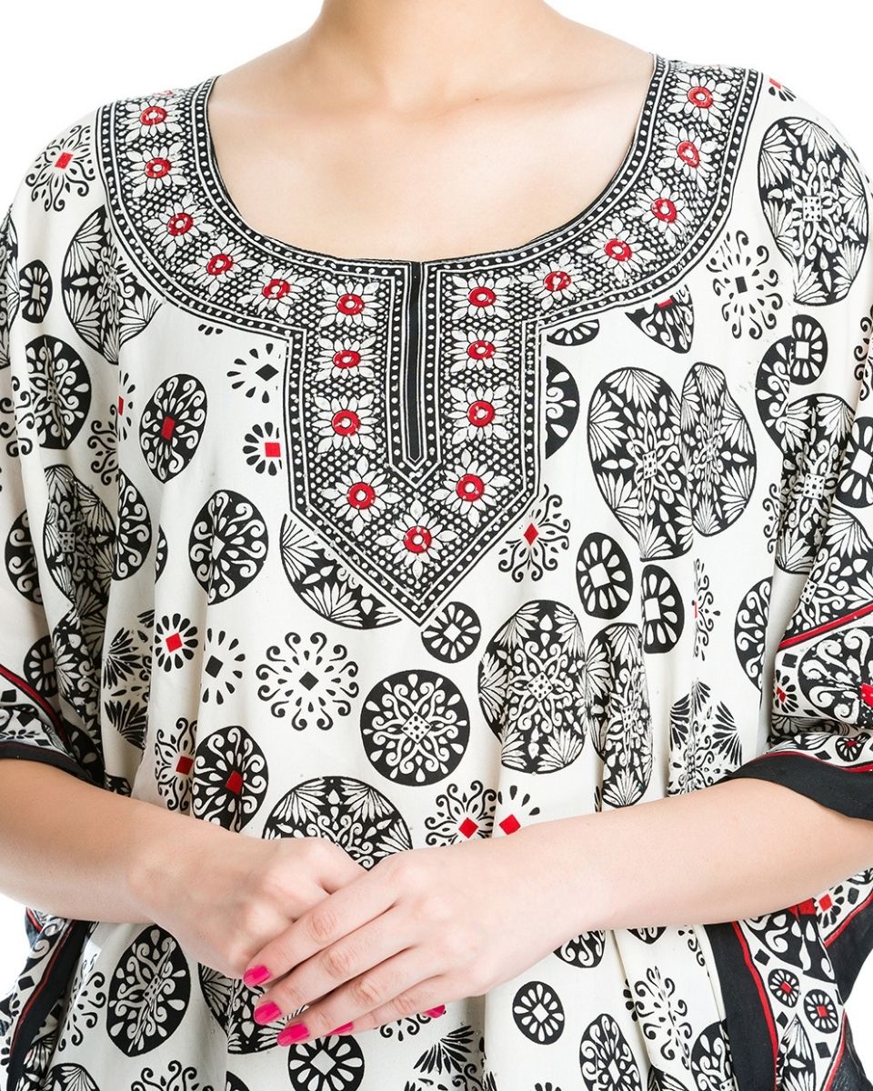 Black And White Abstract Printed Polyester Plus Size Tunic For Women