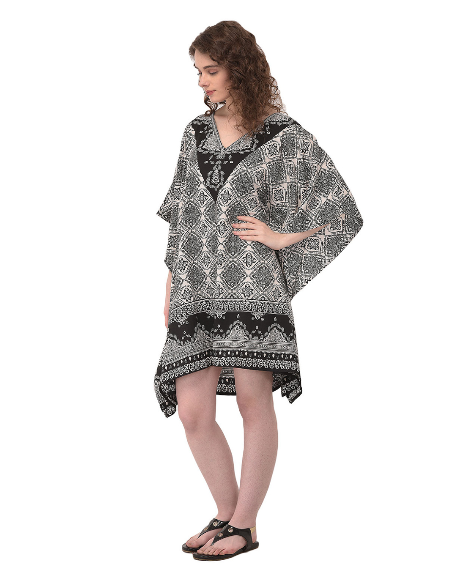 White And Black Plus Size Abstract print Tunic For women