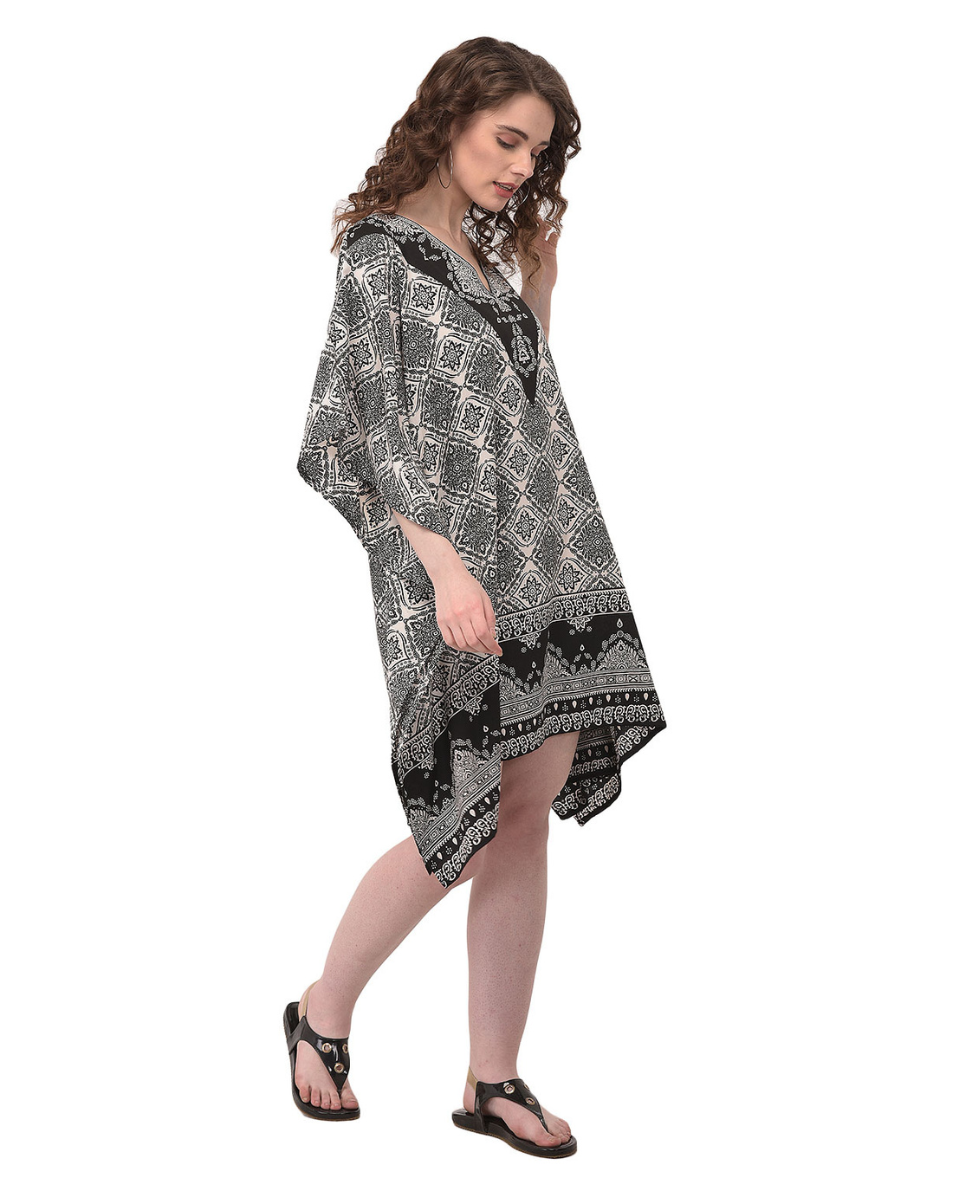 White And Black Plus Size Abstract print Tunic For women