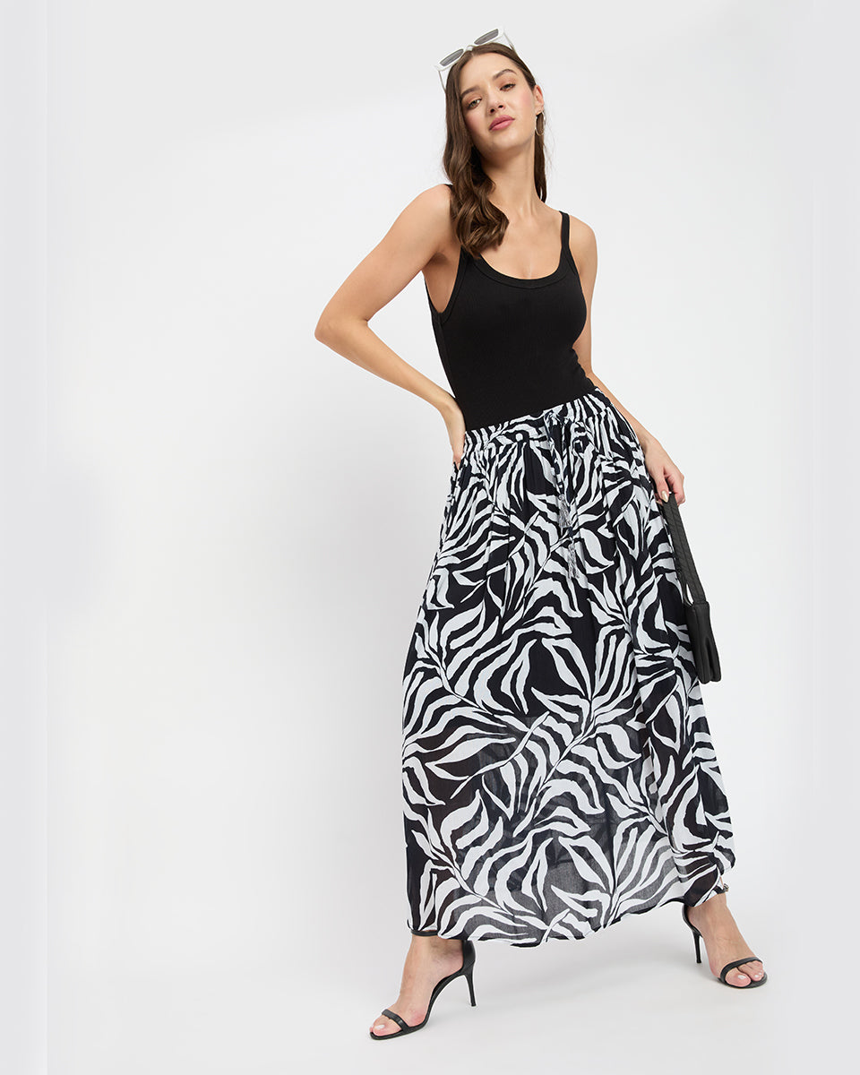 Black And White Leaf Print Poly Knit Rayon Skirt For Women