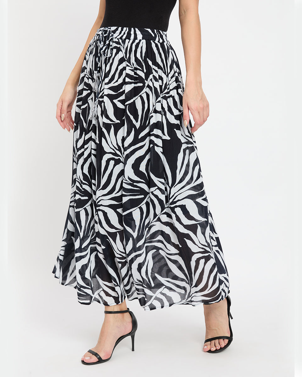 Black And White Leaf Print Poly Knit Rayon Skirt For Women