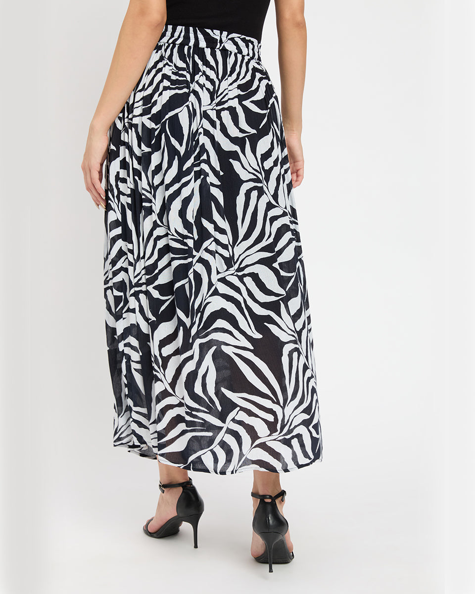 Black And White Leaf Print Poly Knit Rayon Skirt For Women