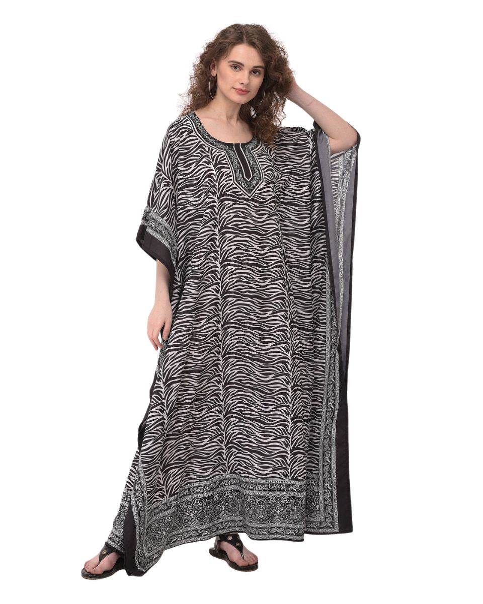 Animal Printed black And white Polyester Kaftan Dress For Plus size Women