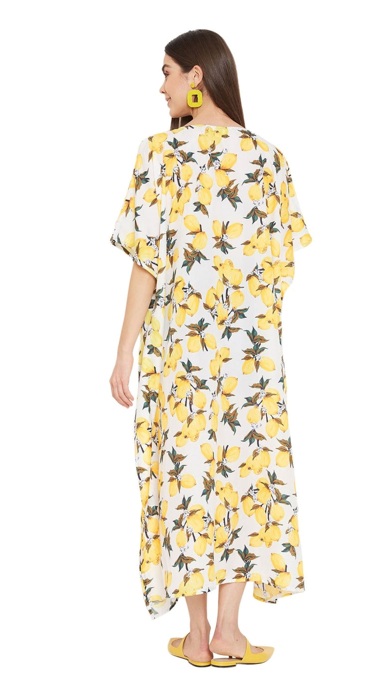 White plus size kaftan with yellow lemon fruit print and V-neck — extra view
